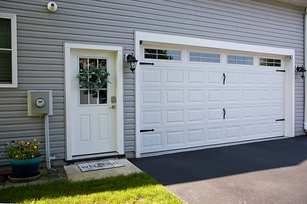 24/7 Emergency Garage Door Panel Replacement experts in Ralston, NE